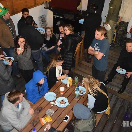 بيت شباب Spire *